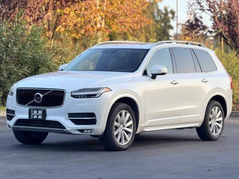 2016 Volvo XC90 T6 Momentum AWD photo