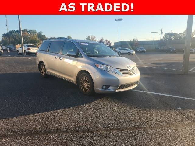 2016 Toyota Sienna XLE FWD photo