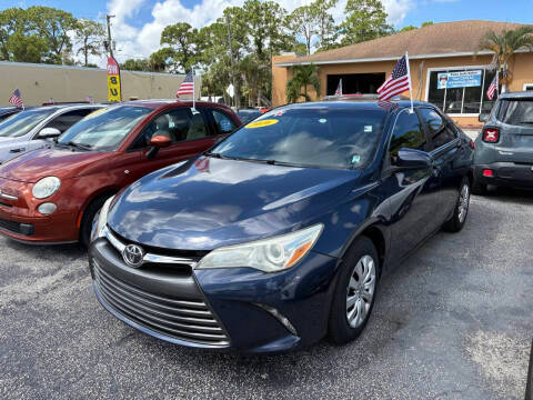 2016 Toyota Camry LE FWD photo