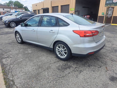 2016 Ford Focus SE FWD photo