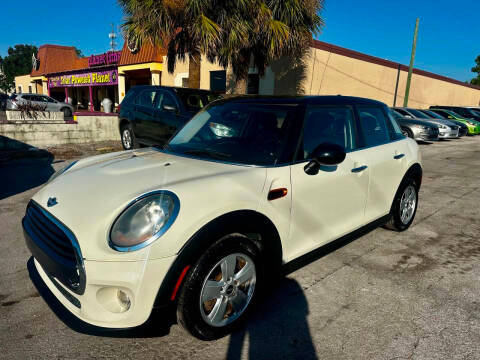 2016 MINI Hardtop 4 Door  FWD photo
