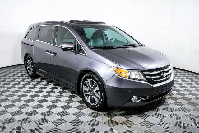 2016 Honda Odyssey Touring FWD photo