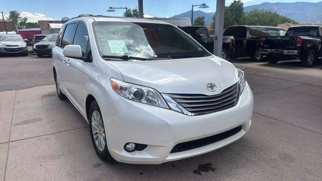 2016 Toyota Sienna XLE FWD photo