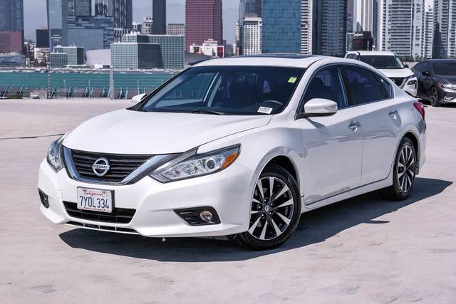 2016 Nissan Altima 2.5 SV FWD photo