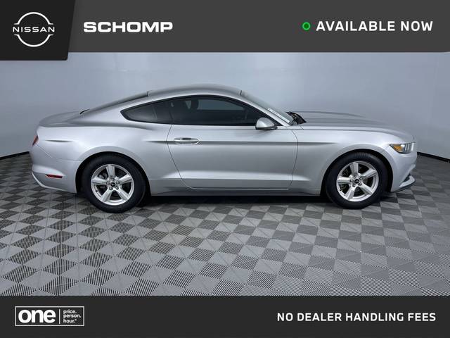 2016 Ford Mustang V6 RWD photo