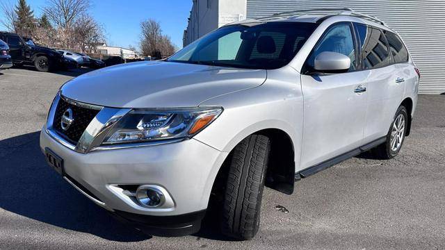 2016 Nissan Pathfinder SV 4WD photo