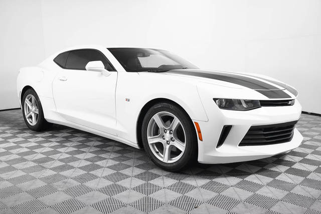 2016 Chevrolet Camaro 2LT RWD photo