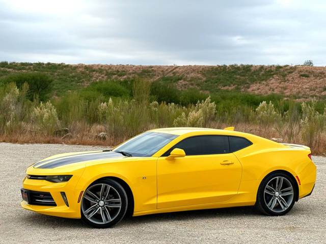 2016 Chevrolet Camaro 1LT RWD photo