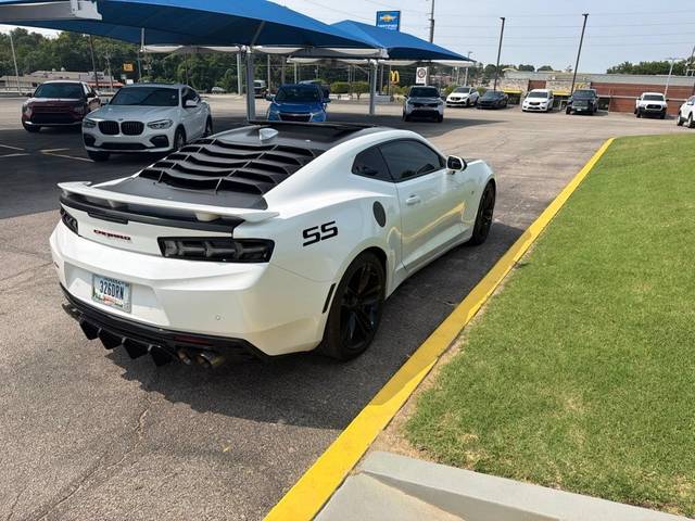 2016 Chevrolet Camaro 2SS RWD photo