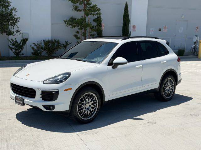 2016 Porsche Cayenne AWD photo