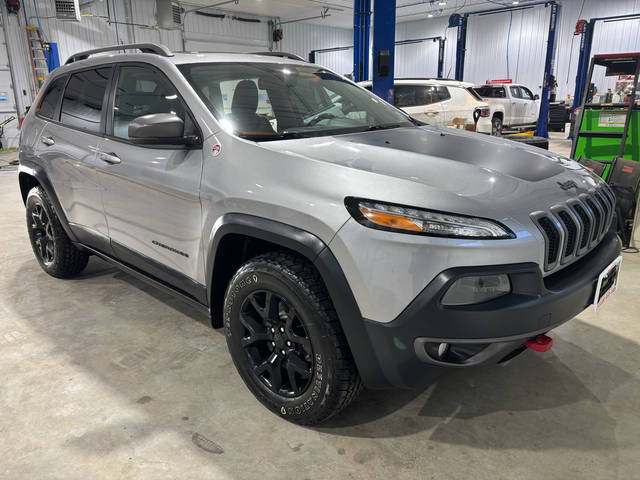 2016 Jeep Cherokee Trailhawk 4WD photo