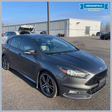 2016 Ford Focus ST FWD photo