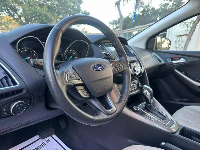 2016 Ford Focus Titanium FWD photo