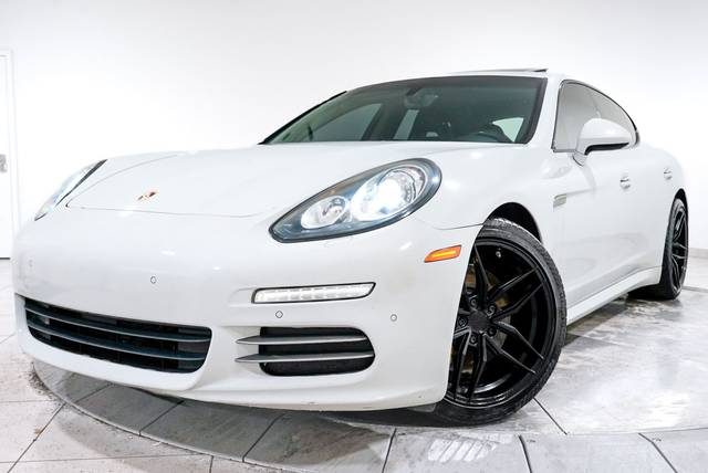 2016 Porsche Panamera 4 AWD photo