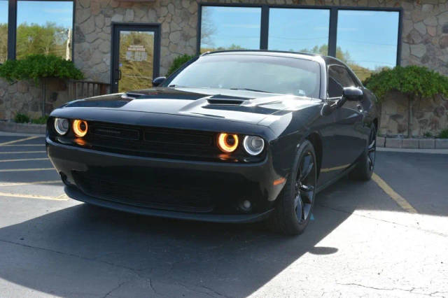 2016 Dodge Challenger SXT Plus RWD photo