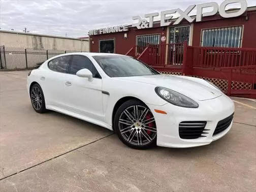 2016 Porsche Panamera GTS AWD photo