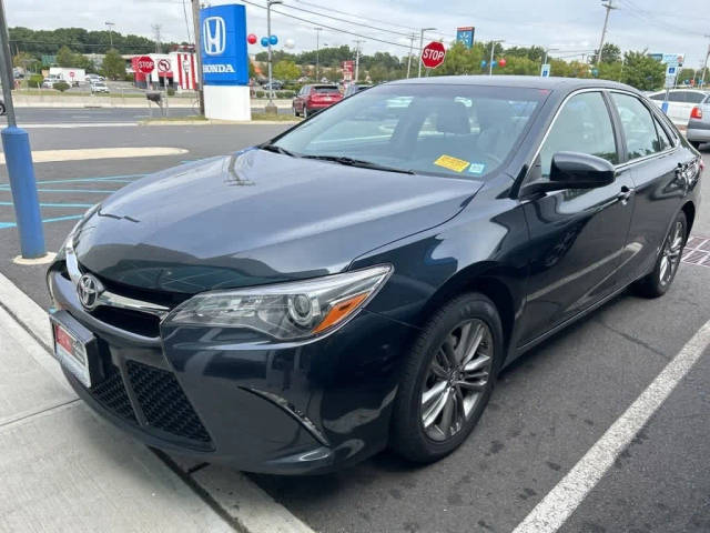 2016 Toyota Camry SE FWD photo