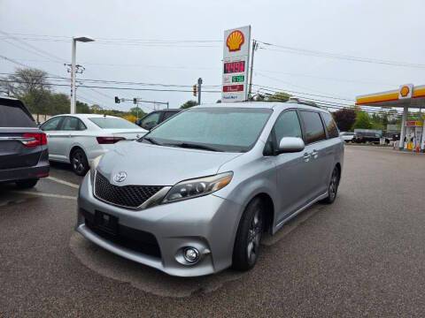 2016 Toyota Sienna SE FWD photo