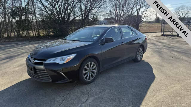 2016 Toyota Camry XLE FWD photo