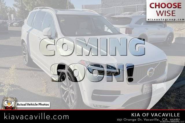 2016 Volvo XC90 T6 Momentum AWD photo