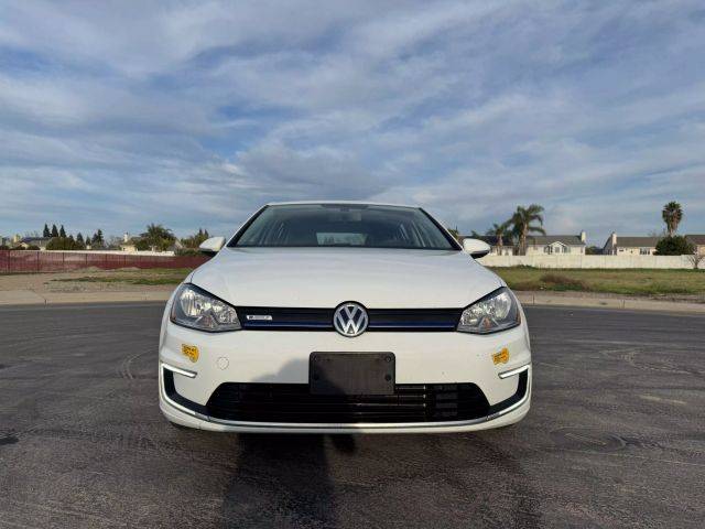 2016 Volkswagen e-Golf SE FWD photo
