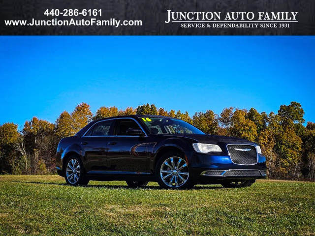 2016 Chrysler 300 Limited AWD photo