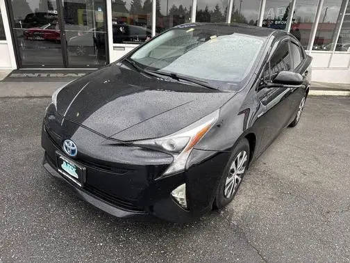 2016 Toyota Prius Three FWD photo