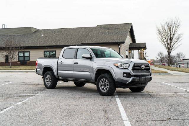 2016 Toyota Tacoma SR5 4WD photo