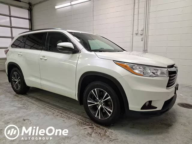 2016 Toyota Highlander XLE AWD photo