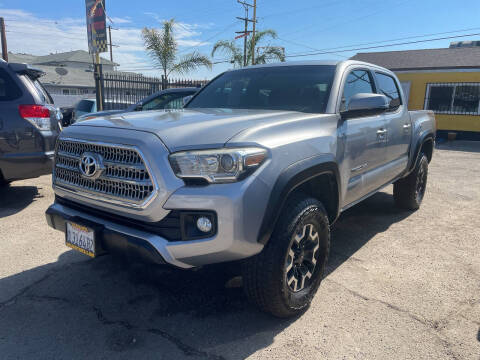 2016 Toyota Tacoma TRD Sport RWD photo