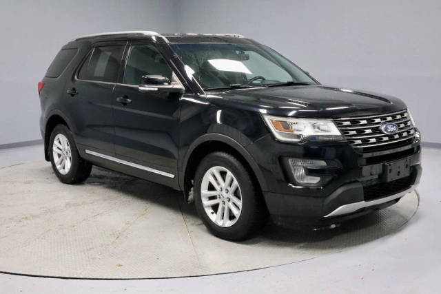 2016 Ford Explorer XLT FWD photo