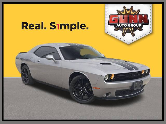 2016 Dodge Challenger SXT RWD photo