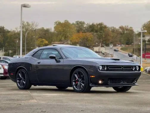 2015 Dodge Challenger SRT 392 RWD photo