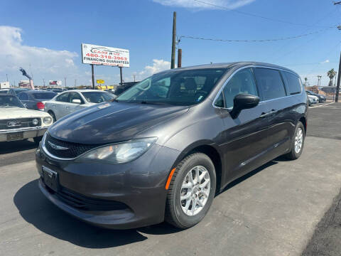 2017 Chrysler Pacifica Minivan LX FWD photo