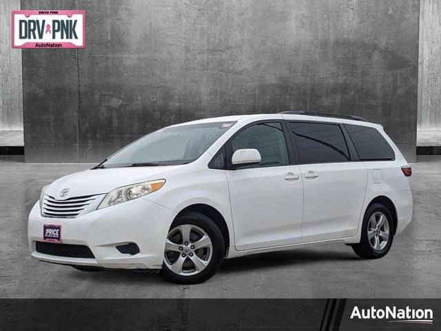 2016 Toyota Sienna LE FWD photo