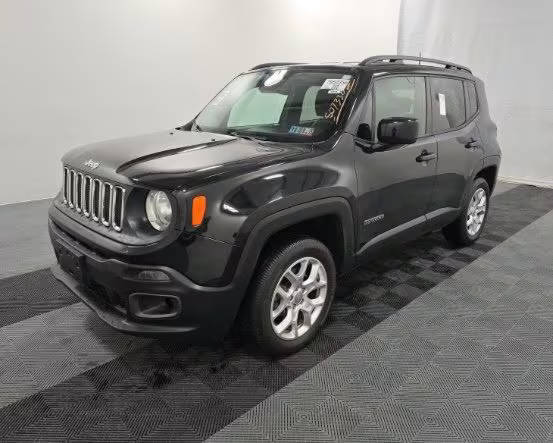 2016 Jeep Renegade Latitude 4WD photo