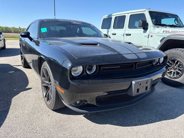 2016 Dodge Challenger SXT Plus RWD photo