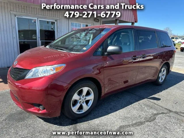 2015 Toyota Sienna L FWD photo
