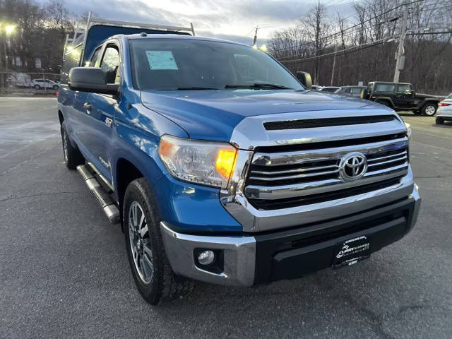 2016 Toyota Tundra SR5 4WD photo