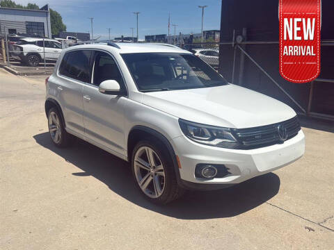 2016 Volkswagen Tiguan R-Line AWD photo