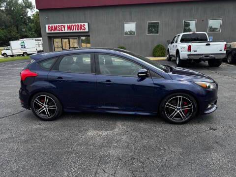 2016 Ford Focus ST FWD photo