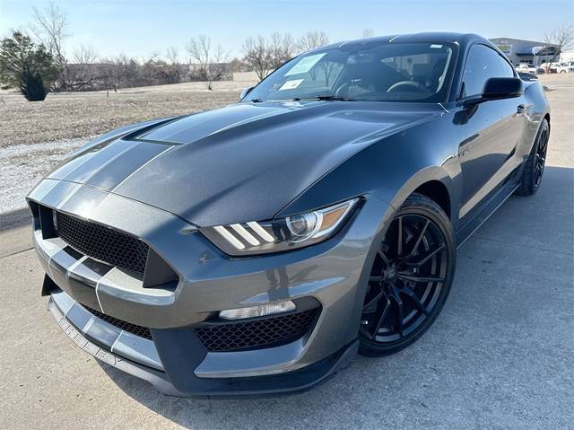 2016 Ford Mustang Shelby GT350 RWD photo