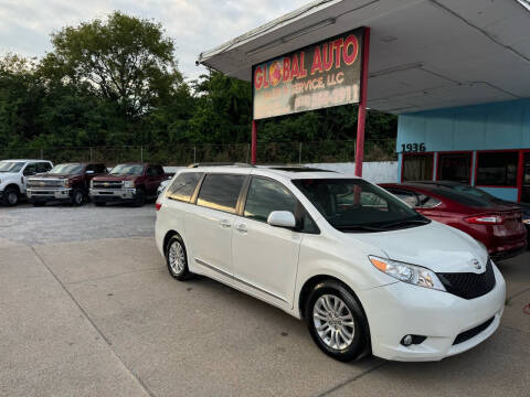 2016 Toyota Sienna XLE Premium FWD photo