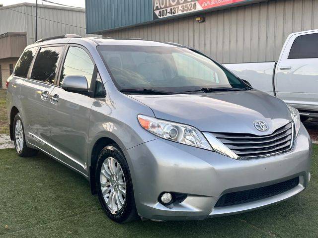 2016 Toyota Sienna XLE FWD photo