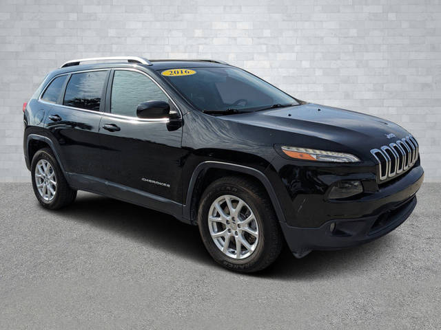 2016 Jeep Cherokee Latitude 4WD photo