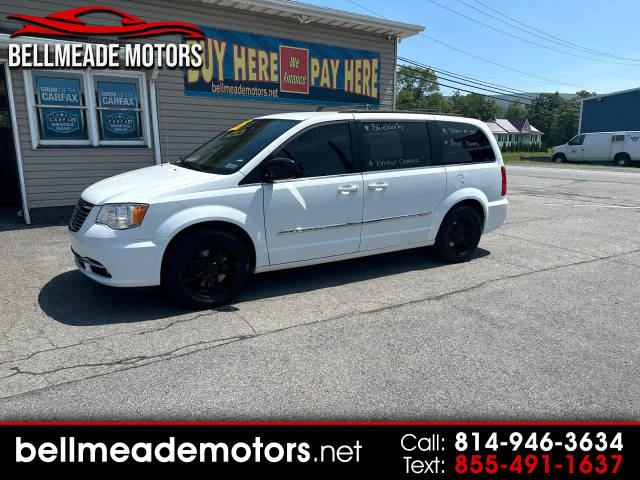 2015 Chrysler Town and Country Touring FWD photo