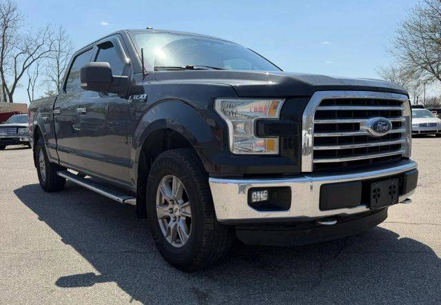 2015 Ford F-150 XLT w/HD Payload Pkg 4WD photo