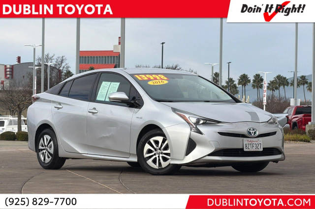 2016 Toyota Prius Three FWD photo