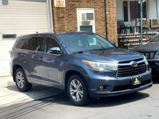 2016 Toyota Highlander LE Plus AWD photo