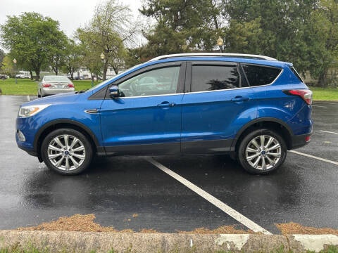 2017 Ford Escape Titanium 4WD photo